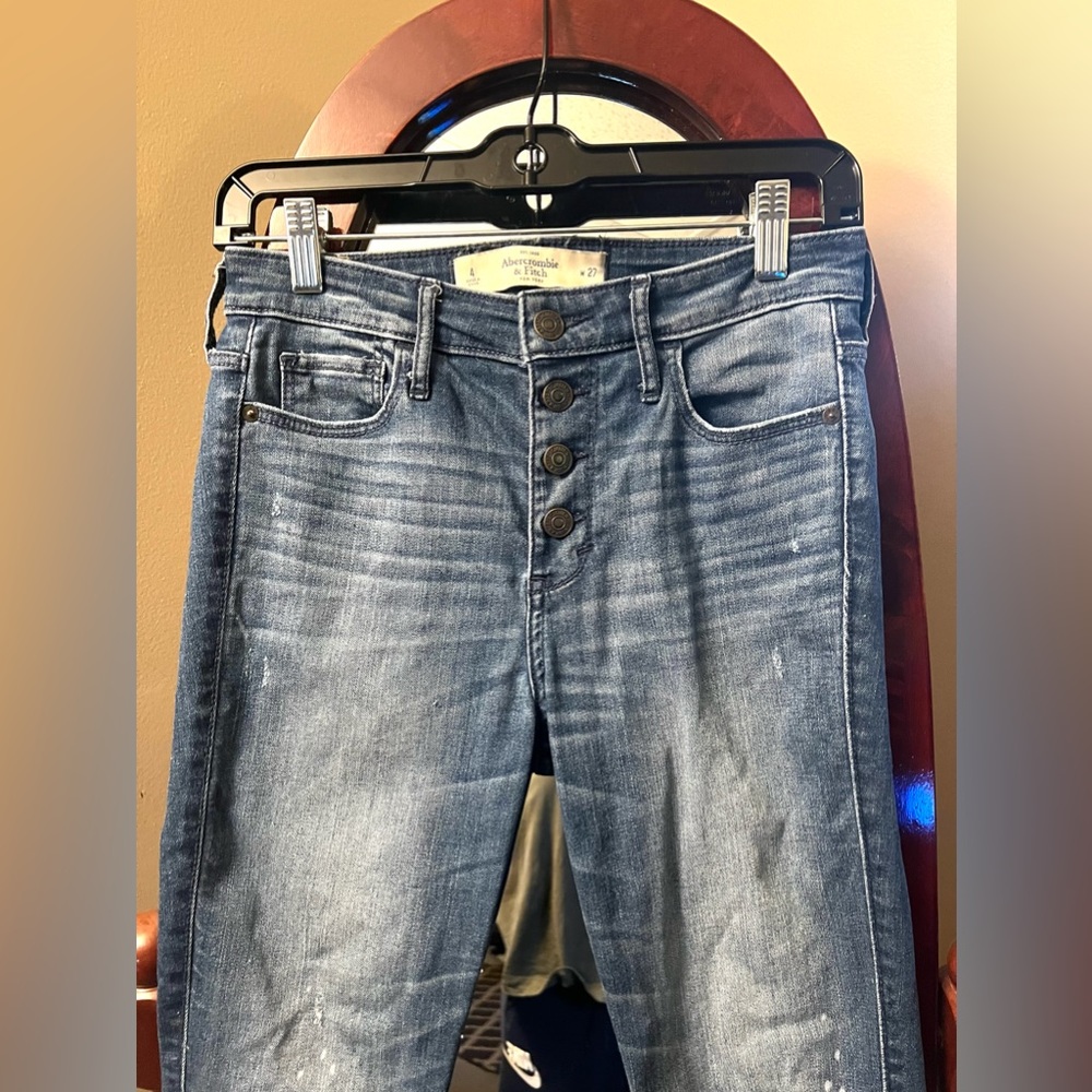 Abercrombie & Fitch Jeans. Size 4. Ripped Jeans